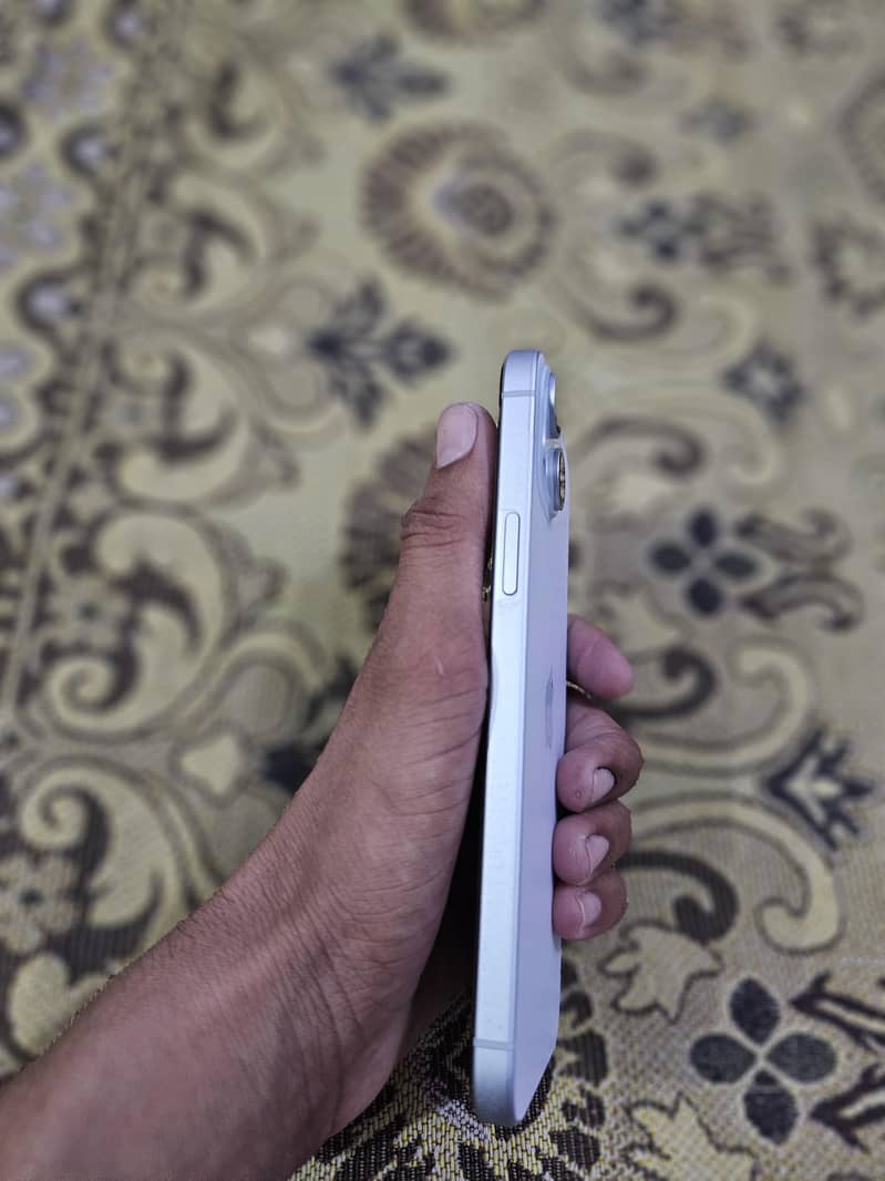 Apple iPhone 15 plus 1