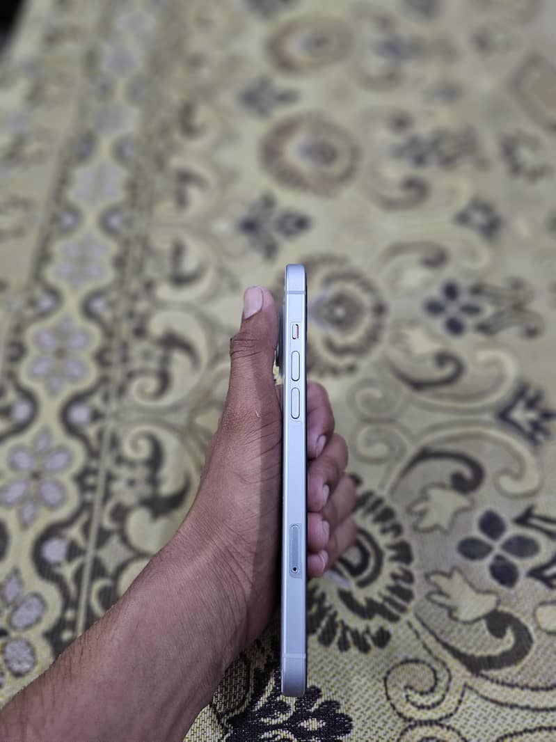 Apple iPhone 15 plus 2
