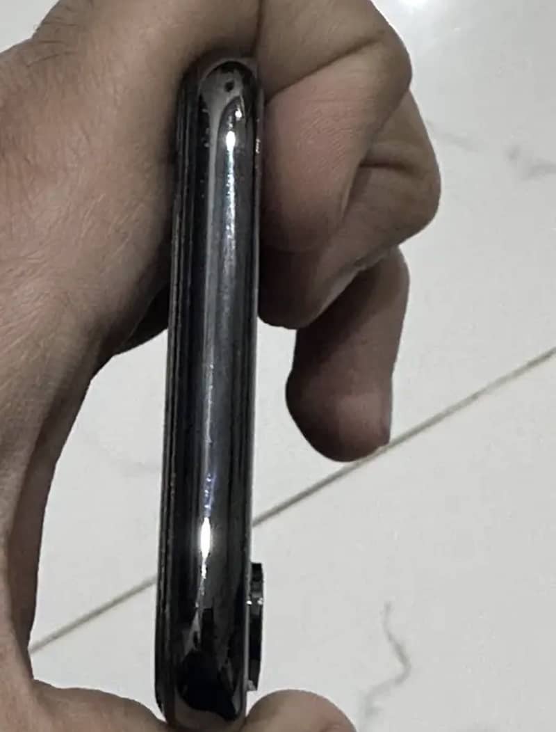 Apple iPhone X 3