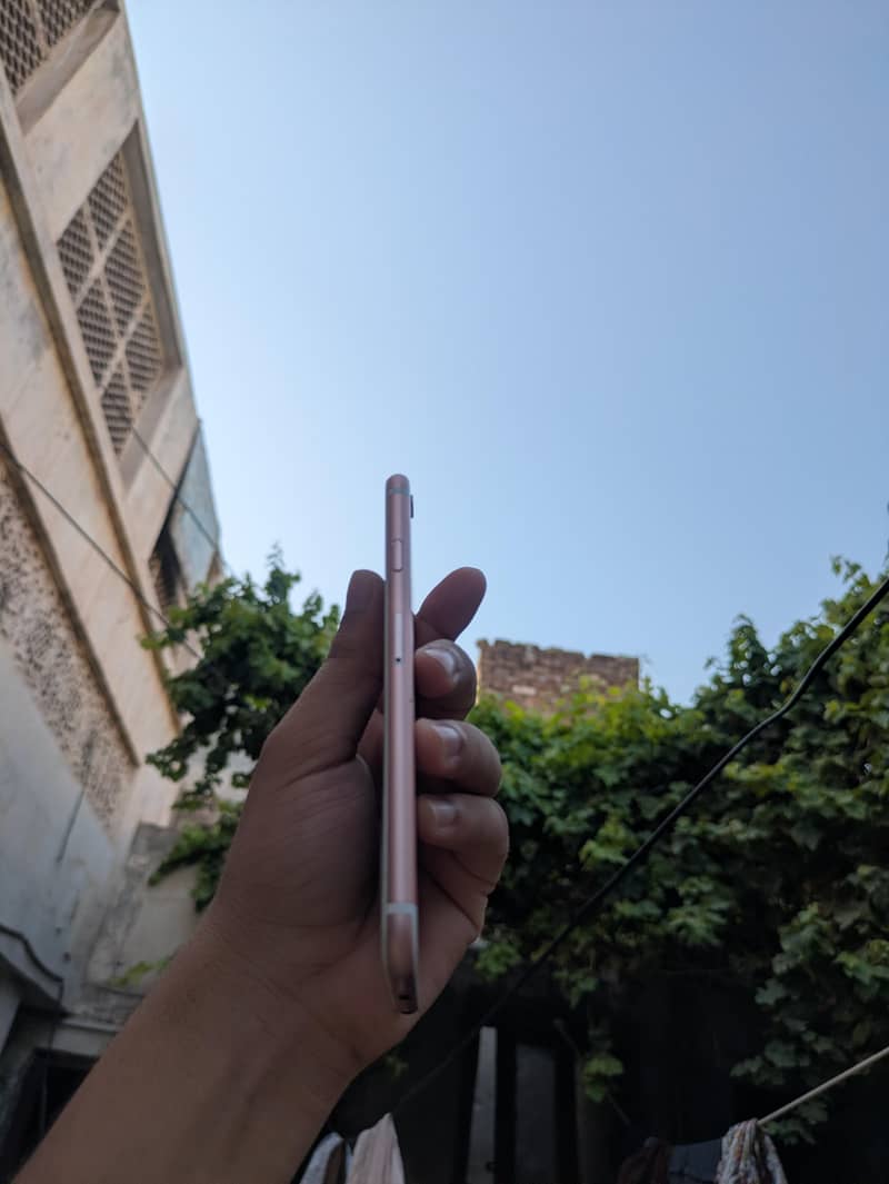 Apple iPhone 6S 3