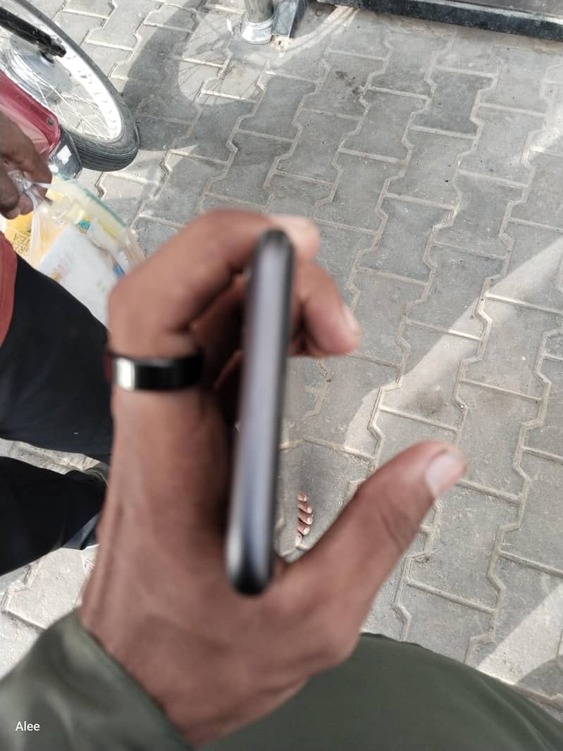 Apple iPhone 11 0