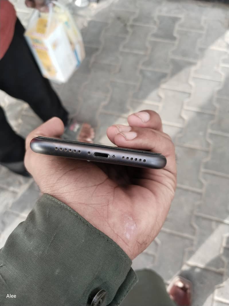 Apple iPhone 11 2