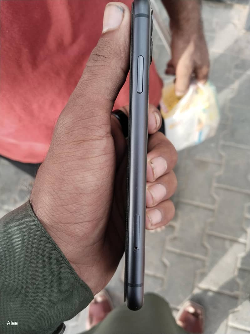 Apple iPhone 11 5