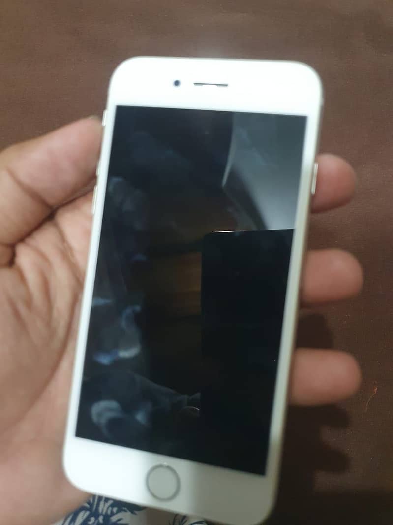iPhone 8 0