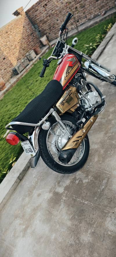 Honda 125 self start gold edition 2024/2025