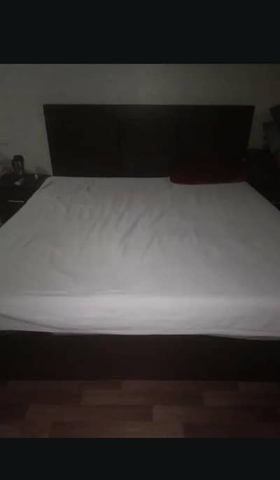 BED WITHOUT MATTRESS WITH TWO SIDE TABLES