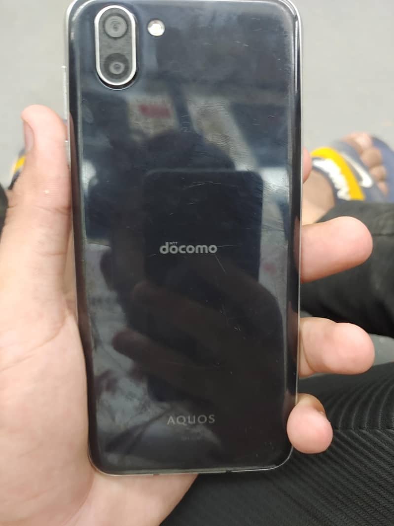 Sharp Aquos R2 0