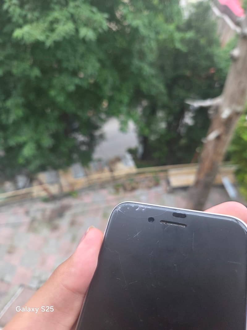 iPhone SE 5