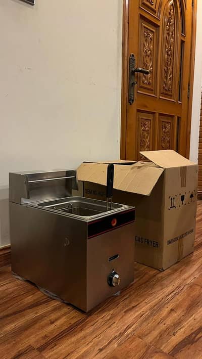 GAS FRYER