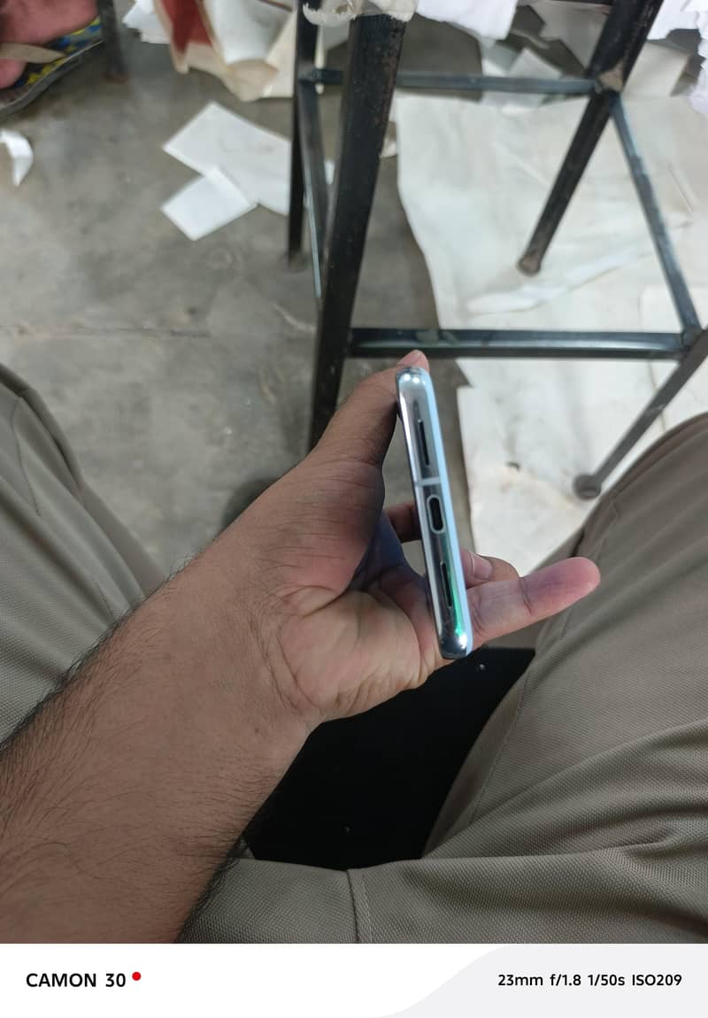 Google Pixel 8 Pro 2