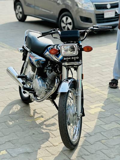 Honda 125 Black colour