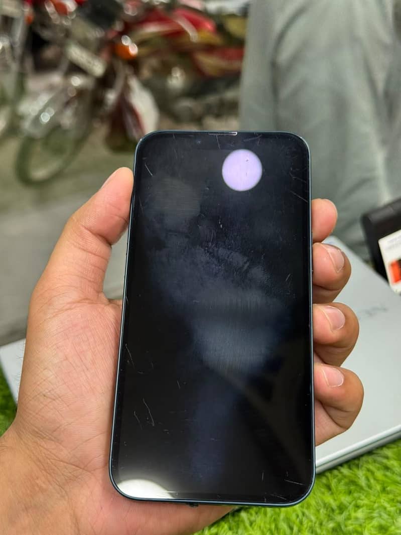 Apple iPhone 13 2