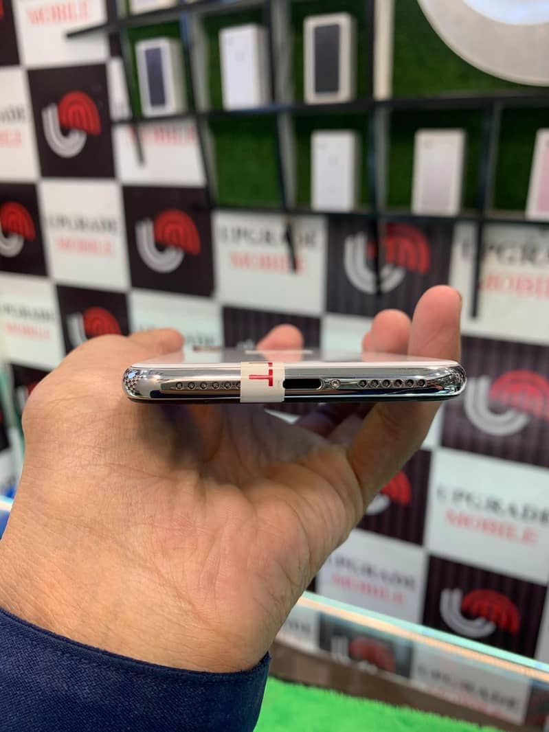 Apple iPhone X 5