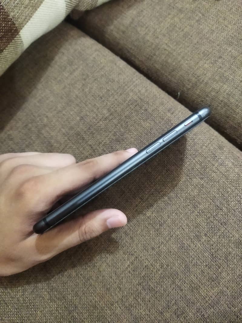 iPhone 8 4