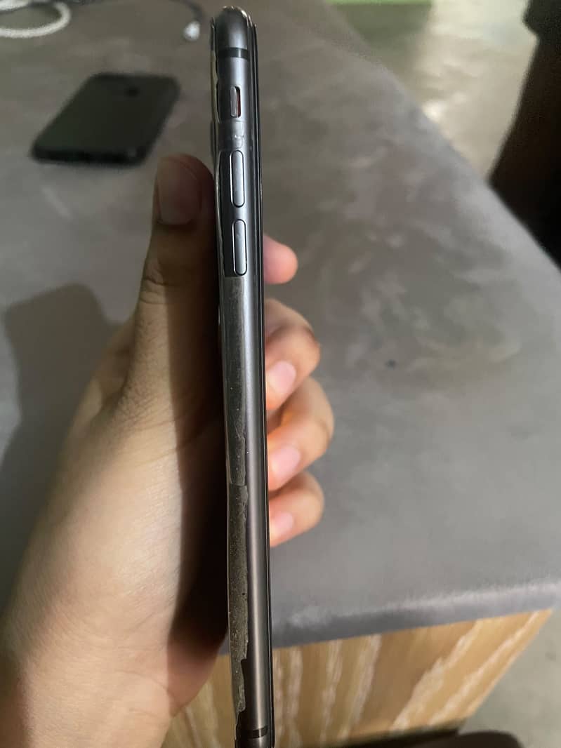 Apple iPhone 8 Plus 2