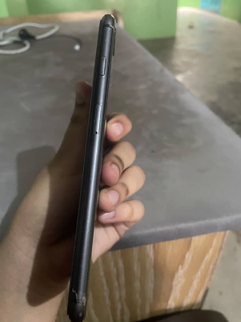 Apple iPhone 8 Plus 5