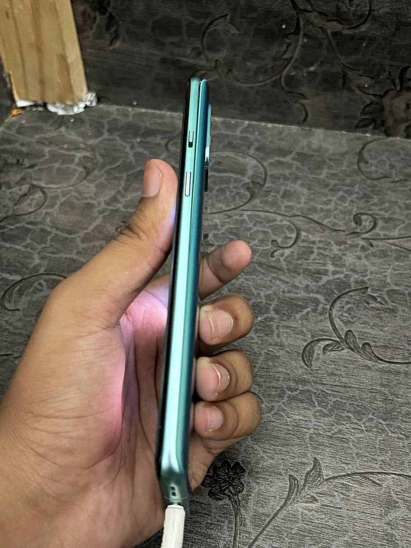 One Plus 8T 6