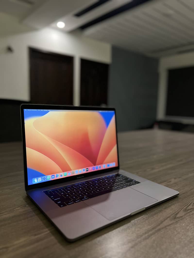 MacBook Pro 0