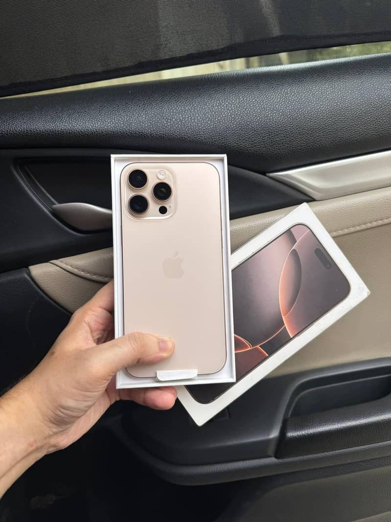 Apple iPhone 16 Pro Max 0