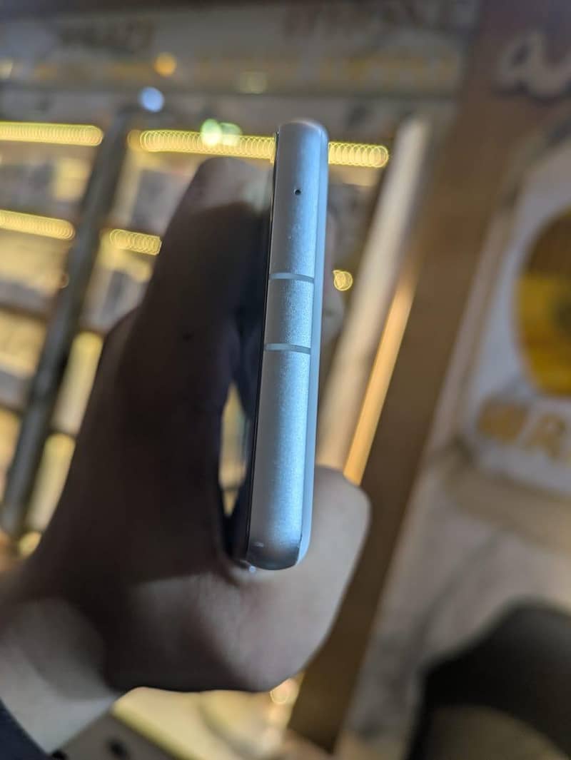 Google Pixel 7a 2