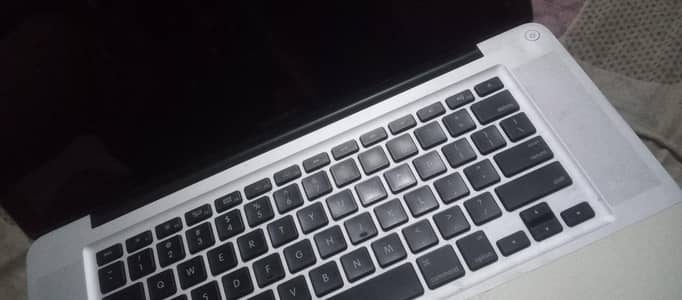 Apple Macbook laptop for sale in good condition smooth performance