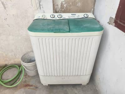 Haier HWM100-BS 10KG Twin Tub Washing Machine-Used
