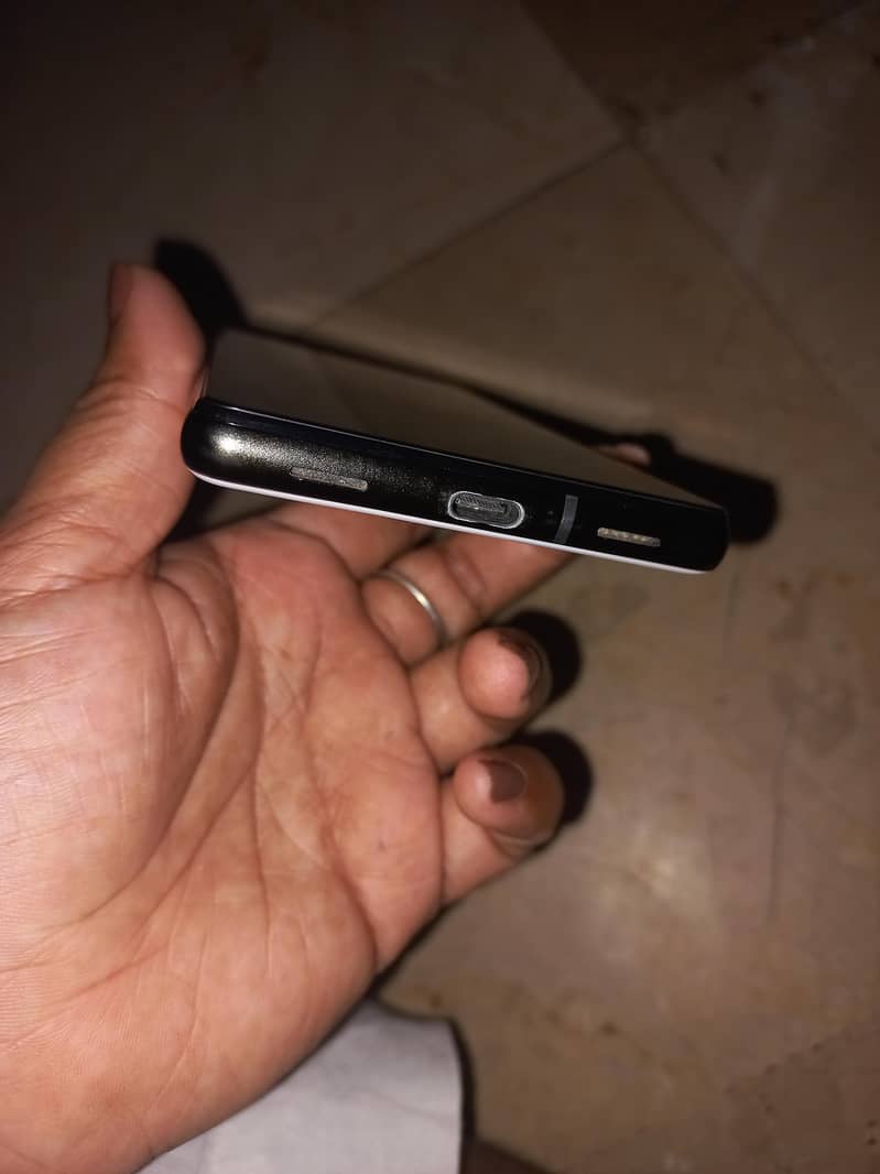 Google Pixel 6a 5