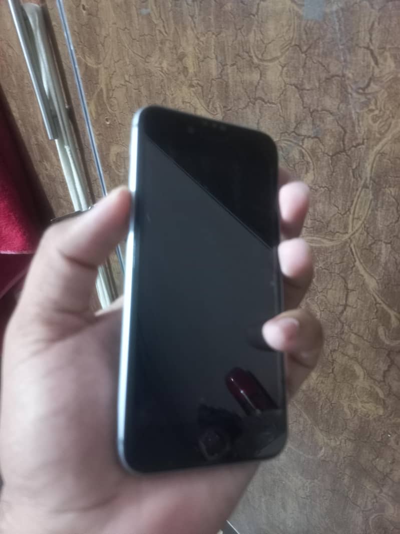 Apple iPhone 6S 4
