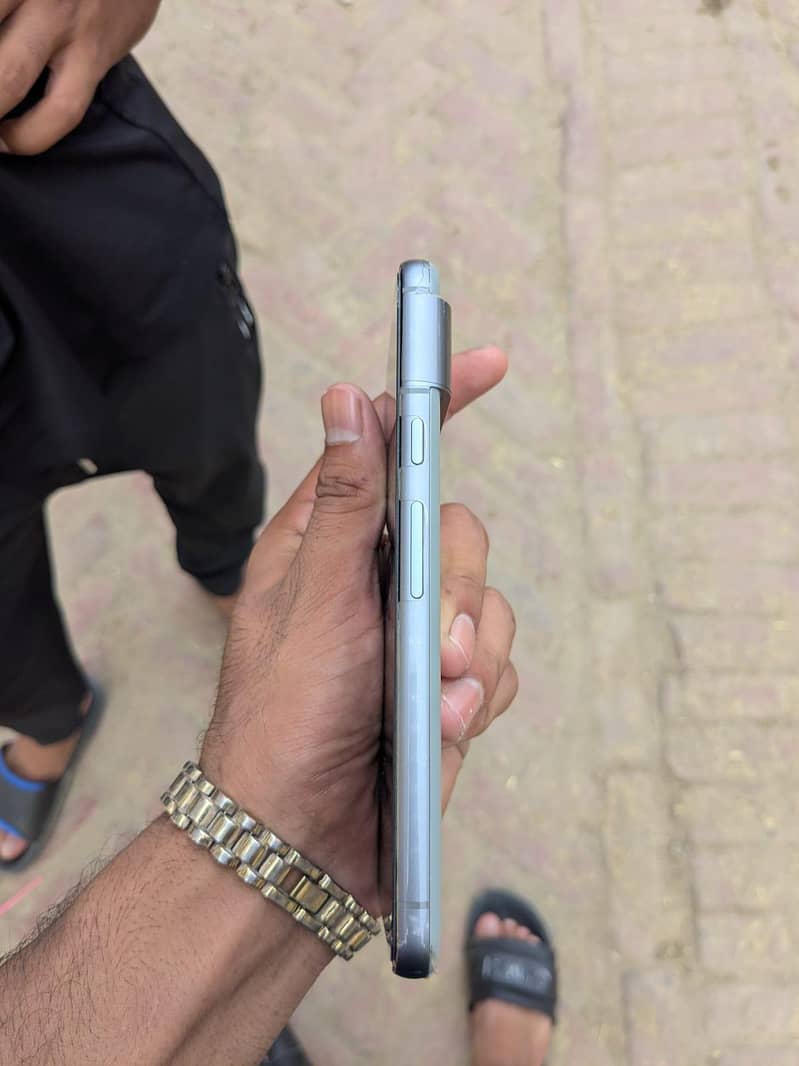 Google Pixel 8 3