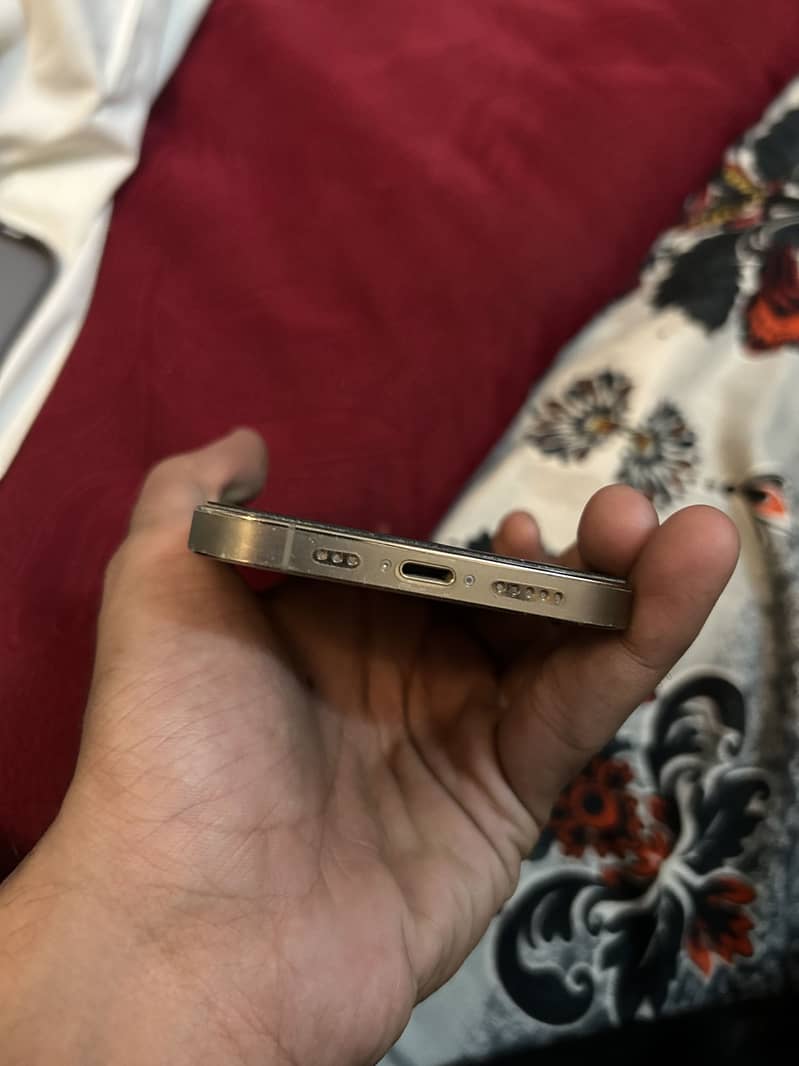 Apple iPhone 12 Pro 2