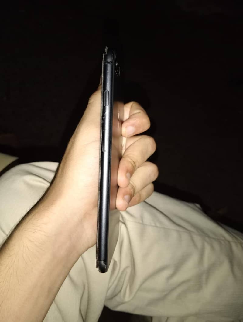 Apple iPhone 8 Plus 1