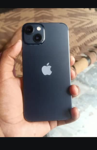 Apple iPhone 13