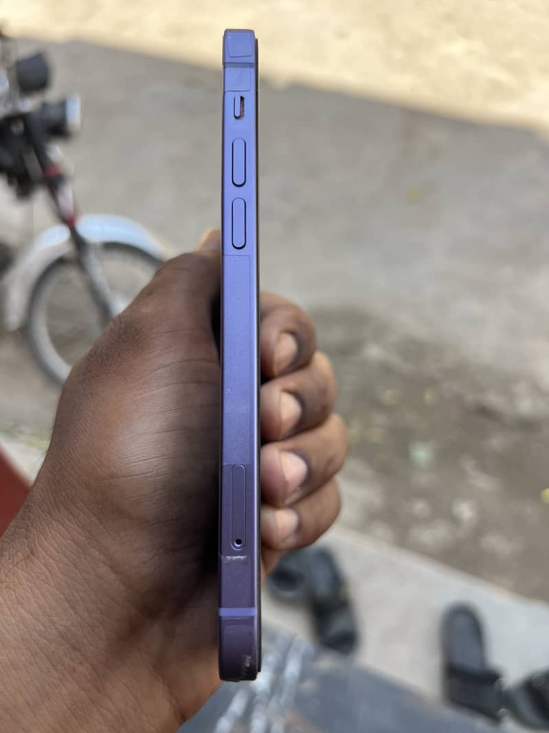 Apple iPhone 12 0