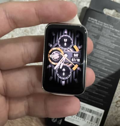 Band 7 pro. Global version. white. 10/10