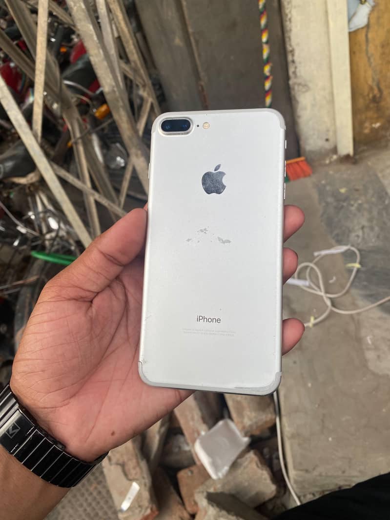 Apple iPhone 7 plus 0