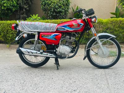 125 Honda | Model 2025 | 15000 KM Driven | Red Honda Bike Urgent Sale