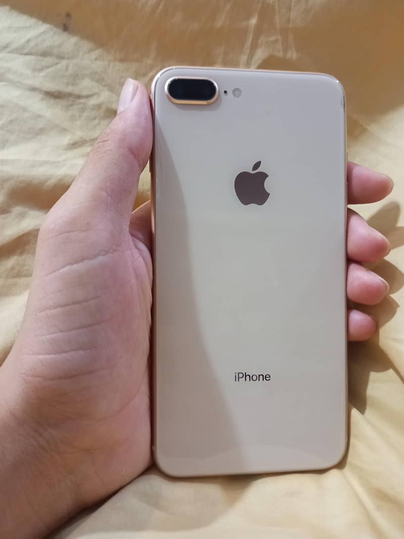 Apple iPhone 8 Plus 0