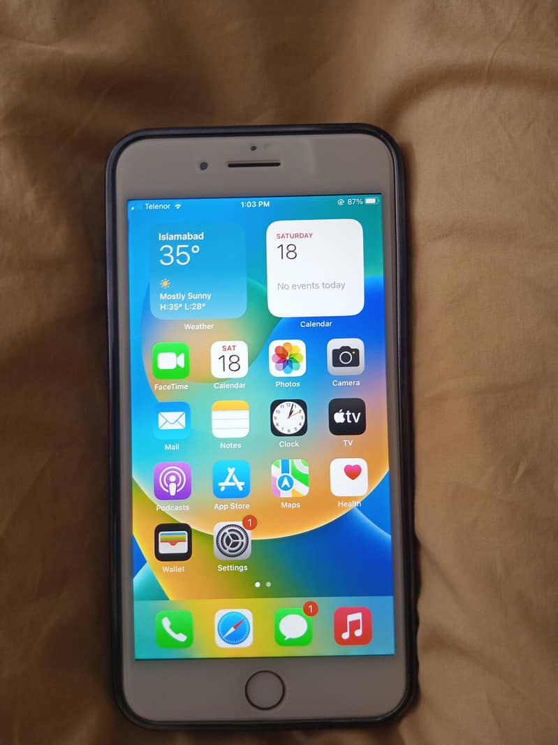 Apple iPhone 8 Plus 1