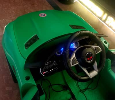 Kids Mercedes car with swing function (3motors)Lights,music,battery ok