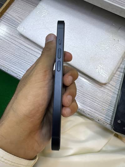 Apple iPhone 14