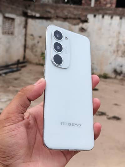 Tecno Spark 40 pro+