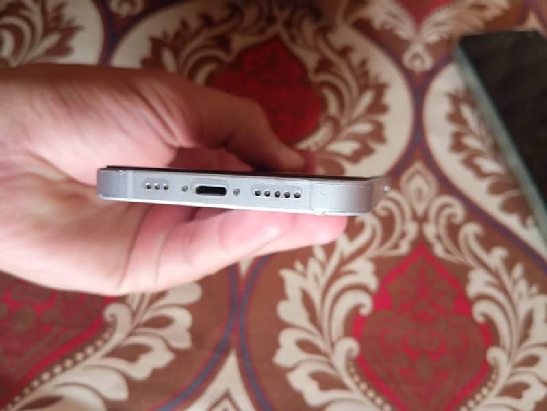 Apple iPhone 14 2