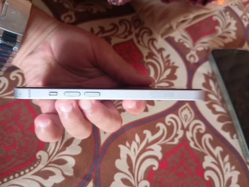 Apple iPhone 14 3