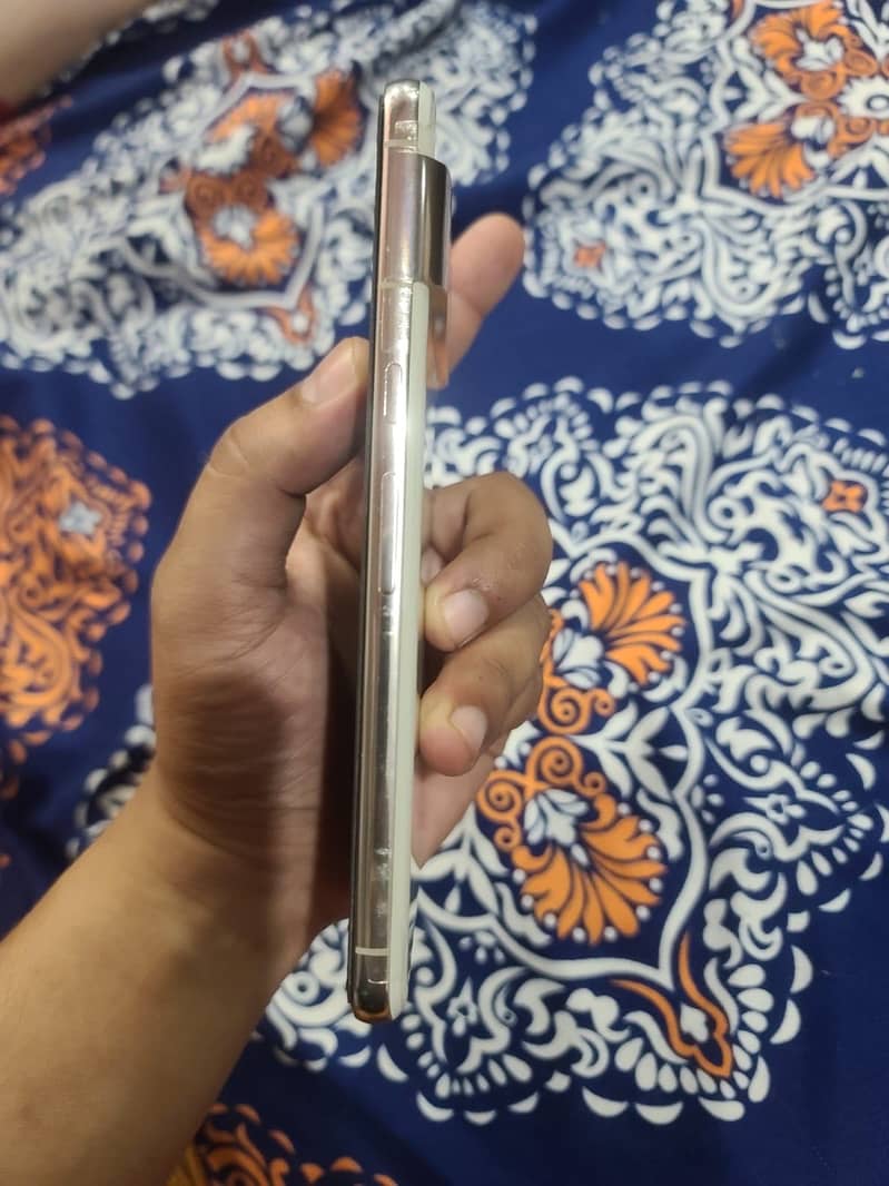Google Pixel 8 Pro 4