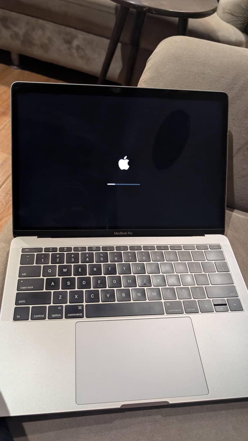 Apple MacBook Pro 1