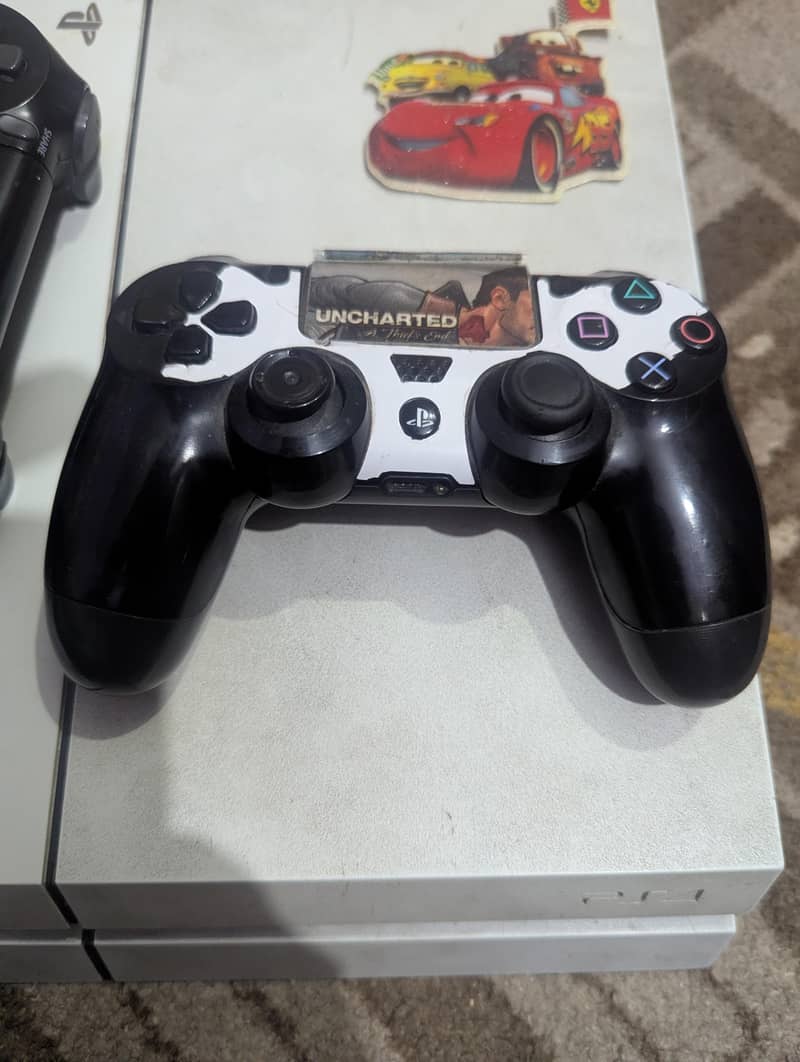 Sony PS4. 2