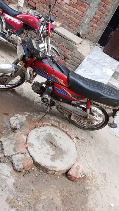 Honda 70cd is number per call me 03143085745