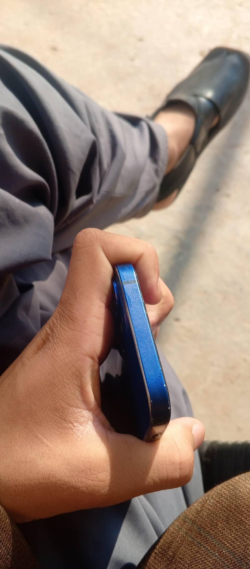 Apple iPhone 12 4