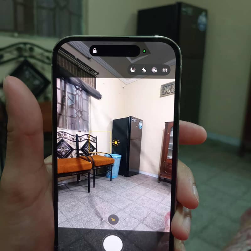 Apple iPhone 14 Pro 1