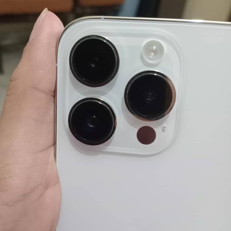 Apple iPhone 14 Pro 3